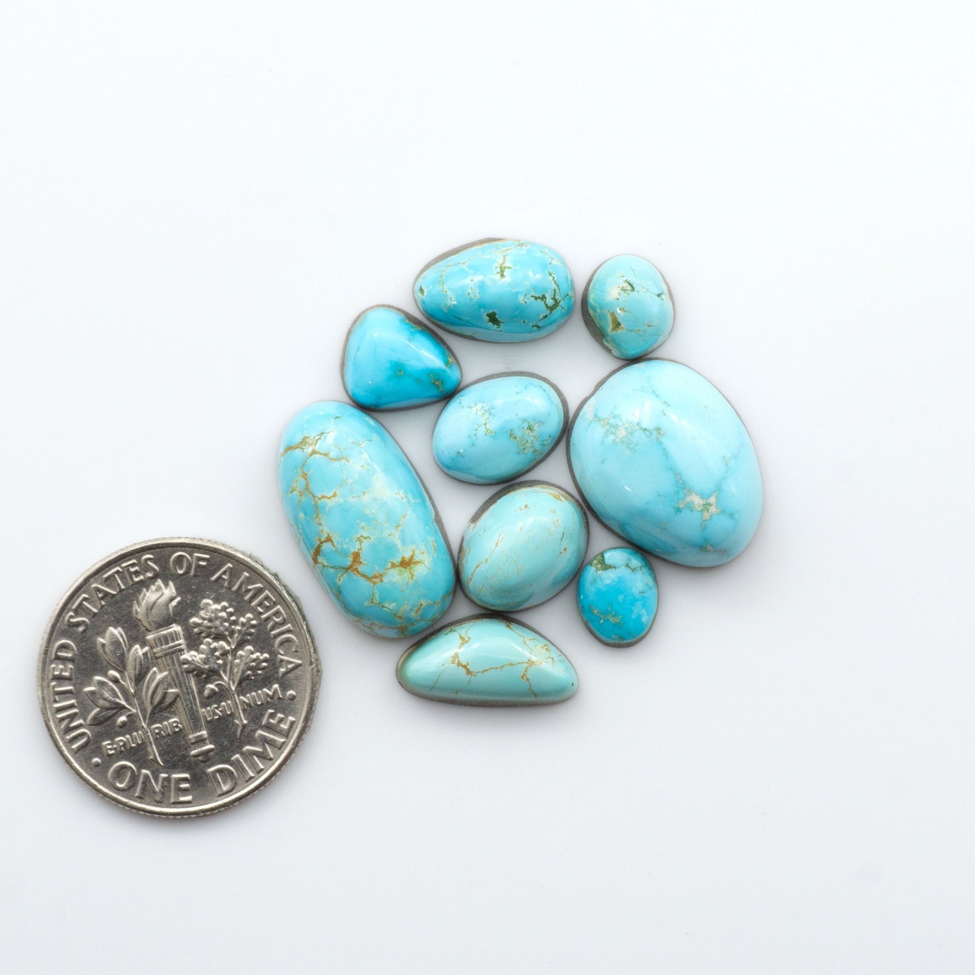 Natural Kings Manassa Turquoise is known for its unique color and high quality. With its rare and beautiful hue, it is a highly sought after gemstone for jewelry making.&nbsp;