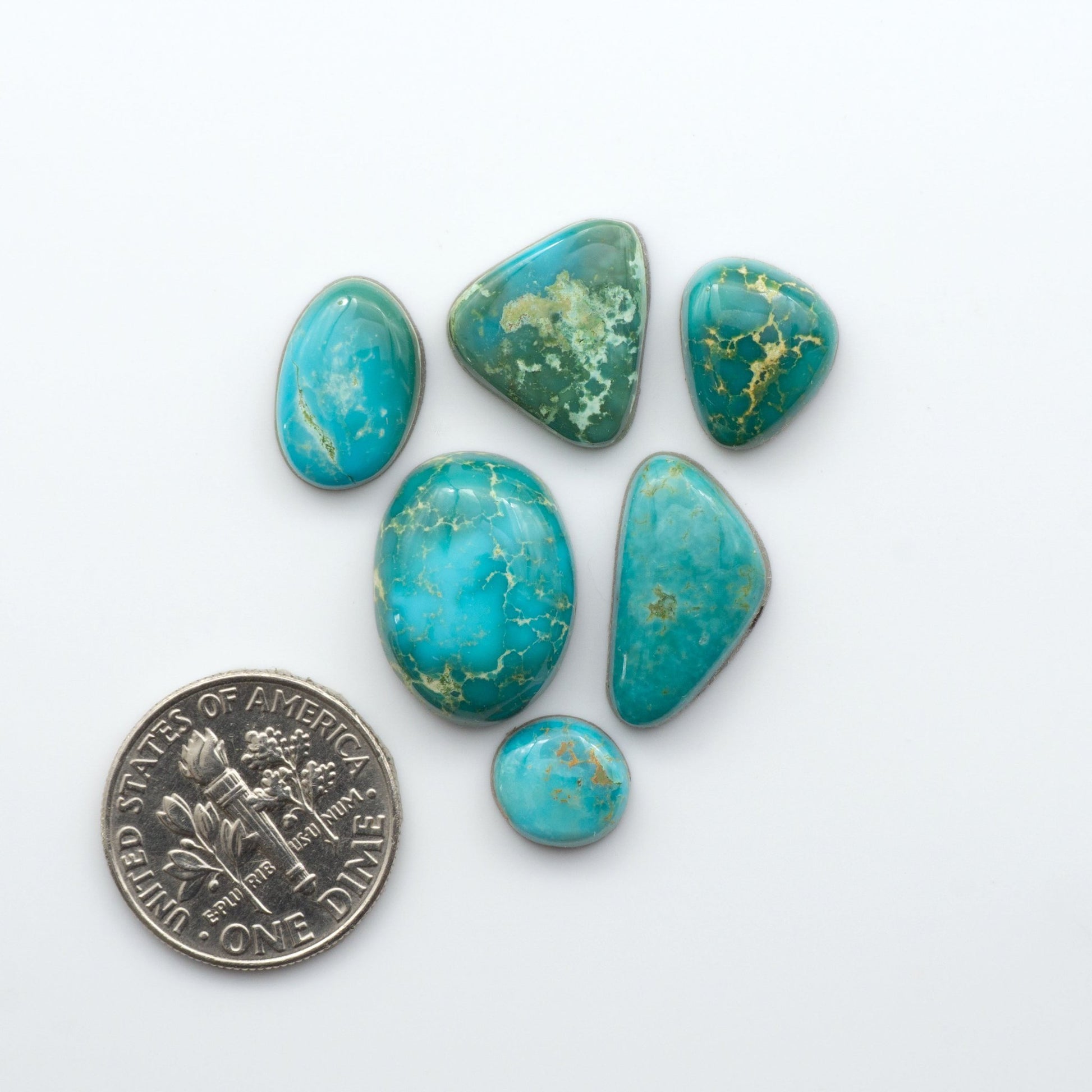 Natural Kings Manassa Turquoise is known for its unique color and high quality. With its rare and beautiful hue, it is a highly sought after gemstone for jewelry making.&nbsp;